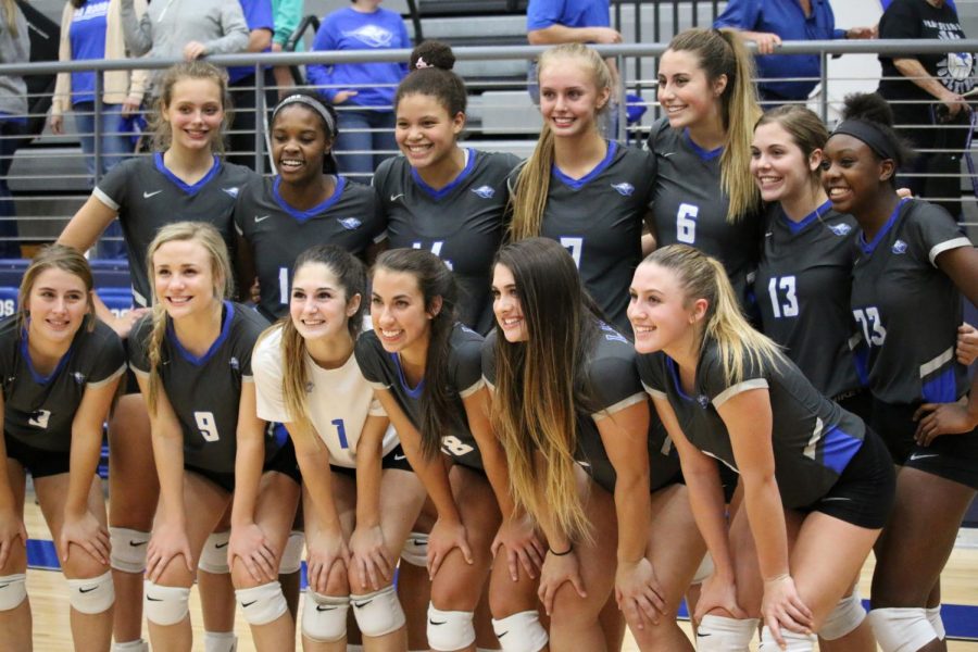 Lady Roos Serve It Up